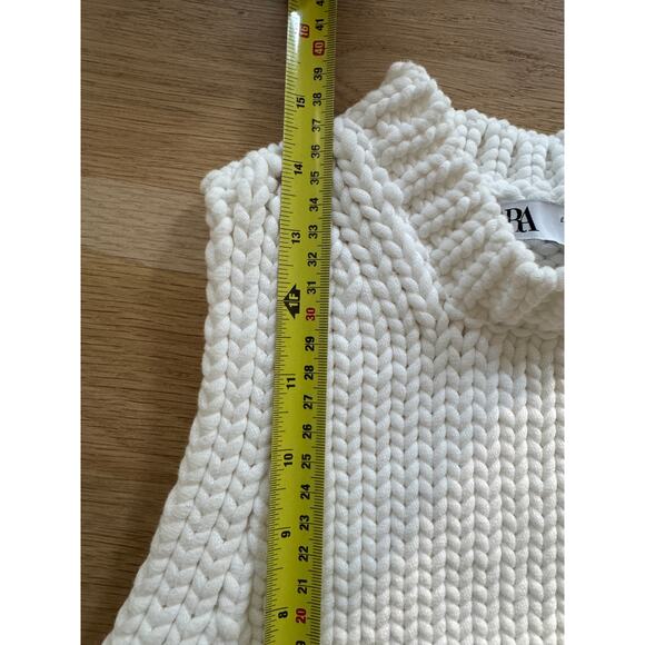 Zara white Chunky cropped sleeveless sweater Size Medium $60 - Picture 5 of 7